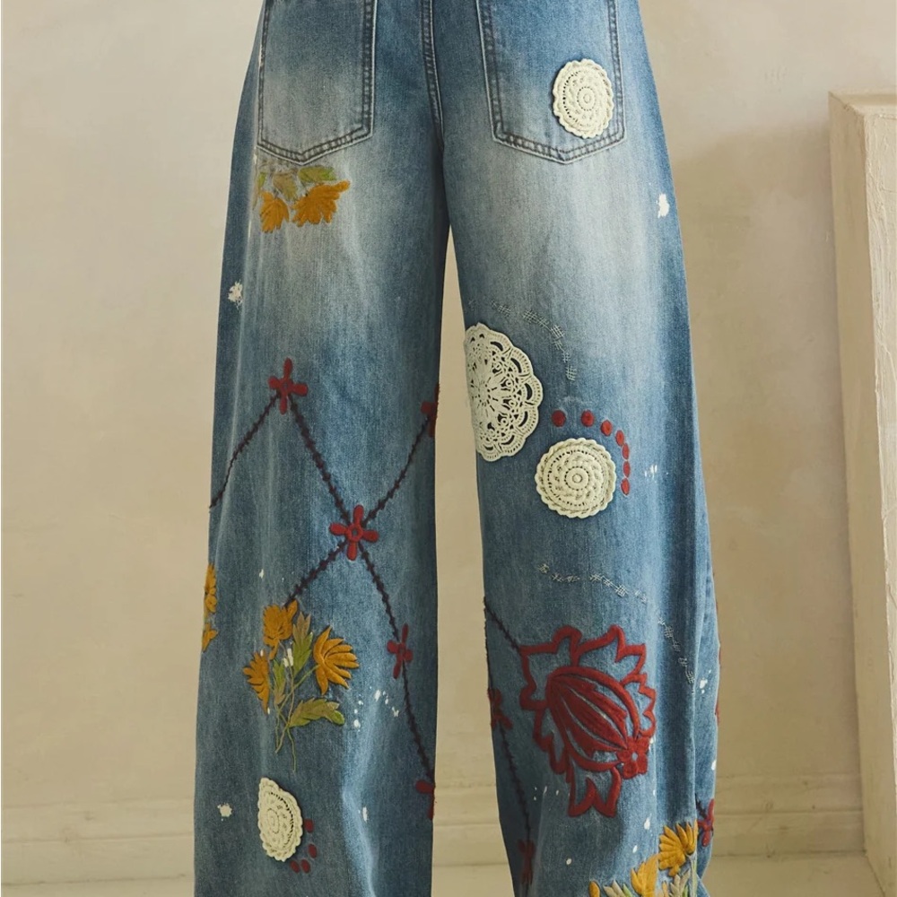 Oli & Hali Washed Floral Embroidered Wide-Leg Jeans - Picture 5 of 6